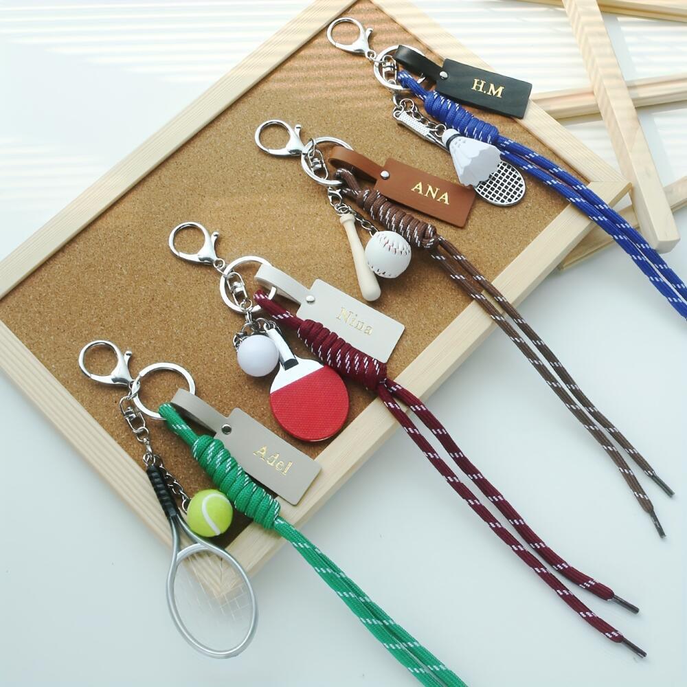 Gepersonaliseerde sleutelhange - Monogram Keychain Leather recensie en prijs